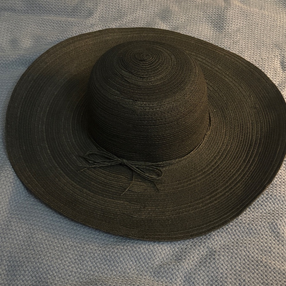Forever 21 Elegant Black Sun Hat